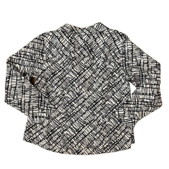 Chico’s Button Down Shirt Navy White Abstract Print 3/4 Sleeves Size 2 = Large - Picture 2 of 4